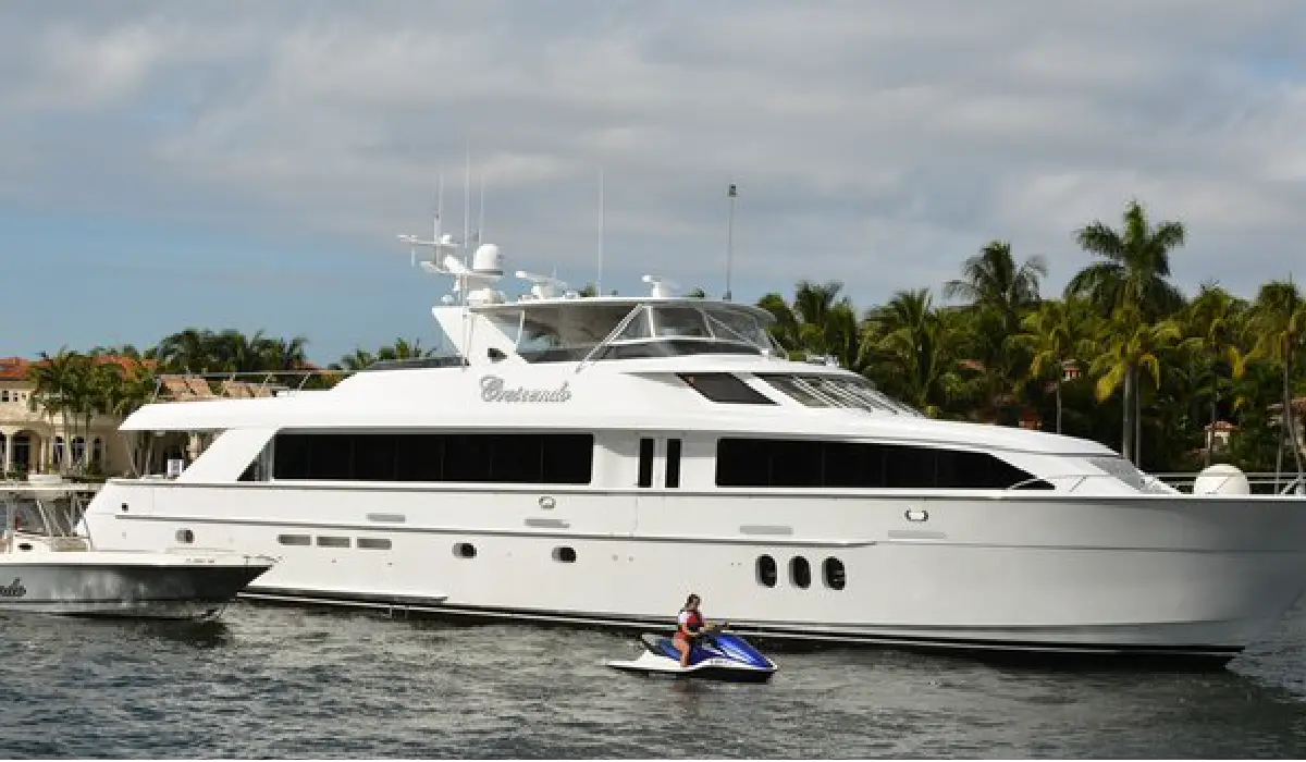 Hatteras - Crescendo - Motor Yacht Charter - Motor Yachts for Sale - Exclusive Concierge Club.webp